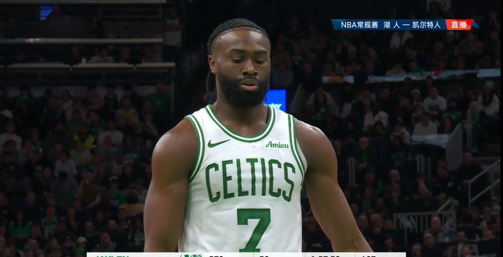 凯尔特人险胜湖人，布克高光表现