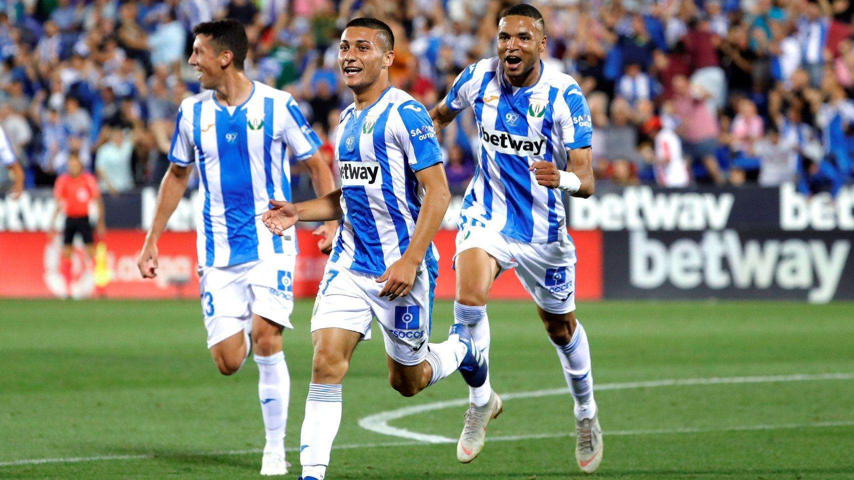 包含阿拉维斯客场平阿尔梅里亚,稳固降级区位置的词条