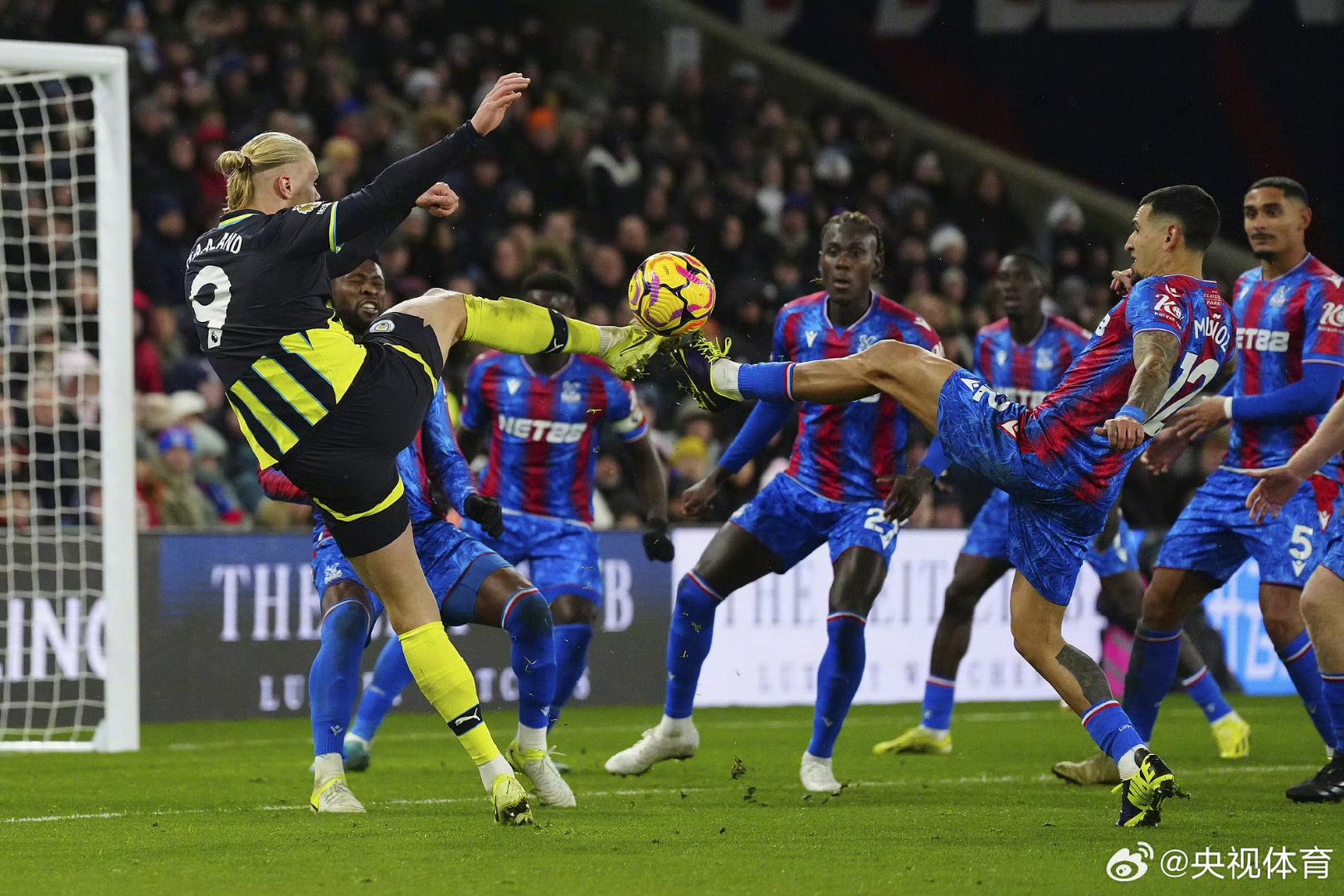 英格兰队在客场力克波兰，提前锁定欧锦赛名额