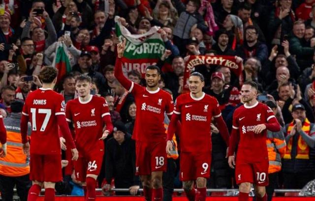 利物浦客场惨败西汉姆联，声势遭遇滑坡