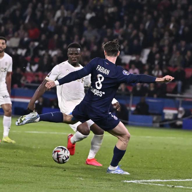 尼斯惨败主场，近期状态不佳