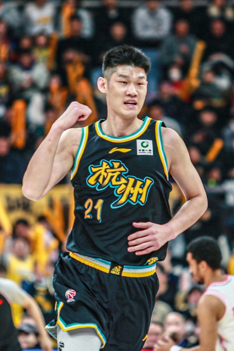 掘金鏖战辽宁队，胡金秋状态火热的简单介绍