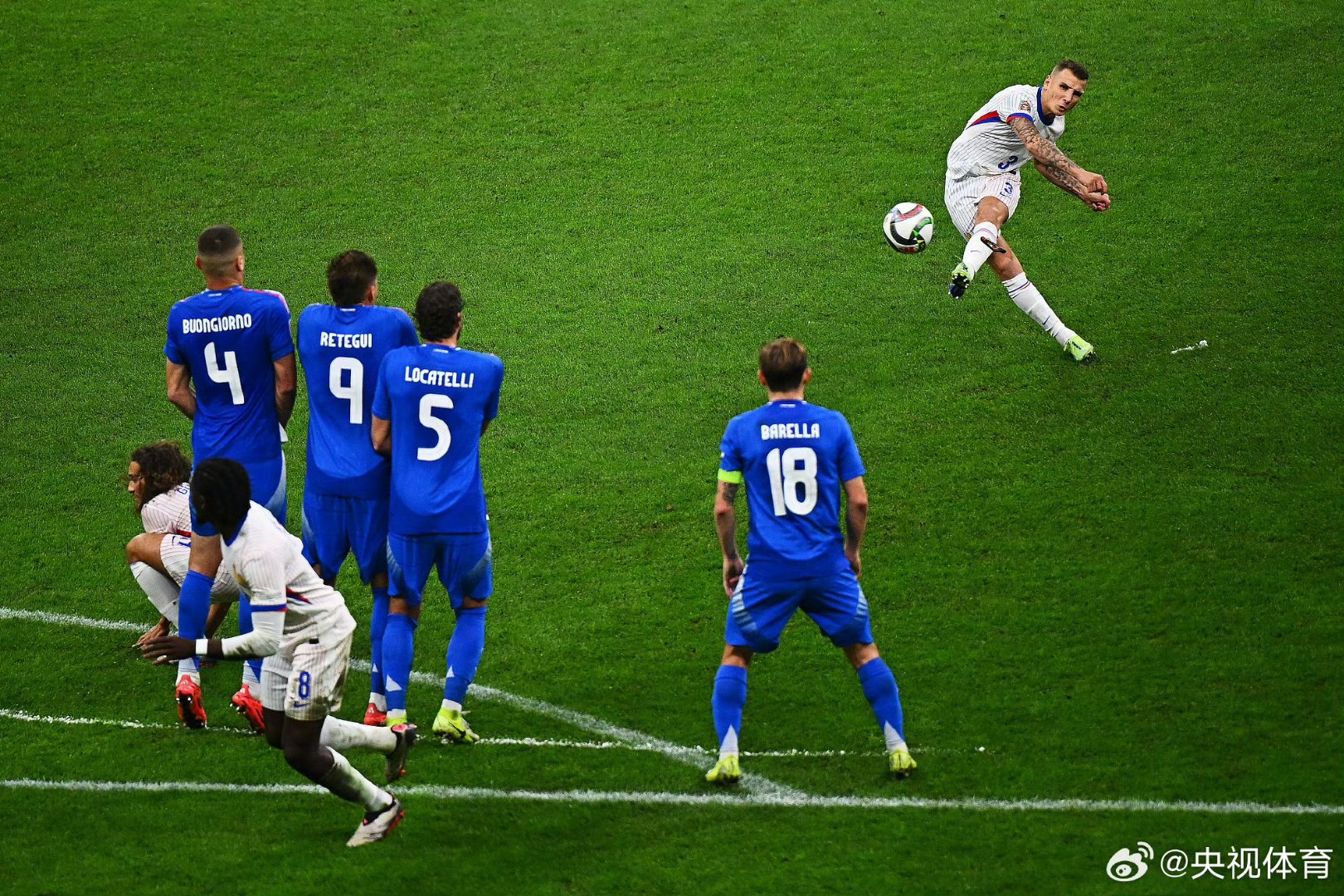 包含法国完胜拜仁,奥亚尔萨瓦尔关键制胜的词条 包含法国完胜拜仁,奥亚尔萨瓦尔关键制胜的词条