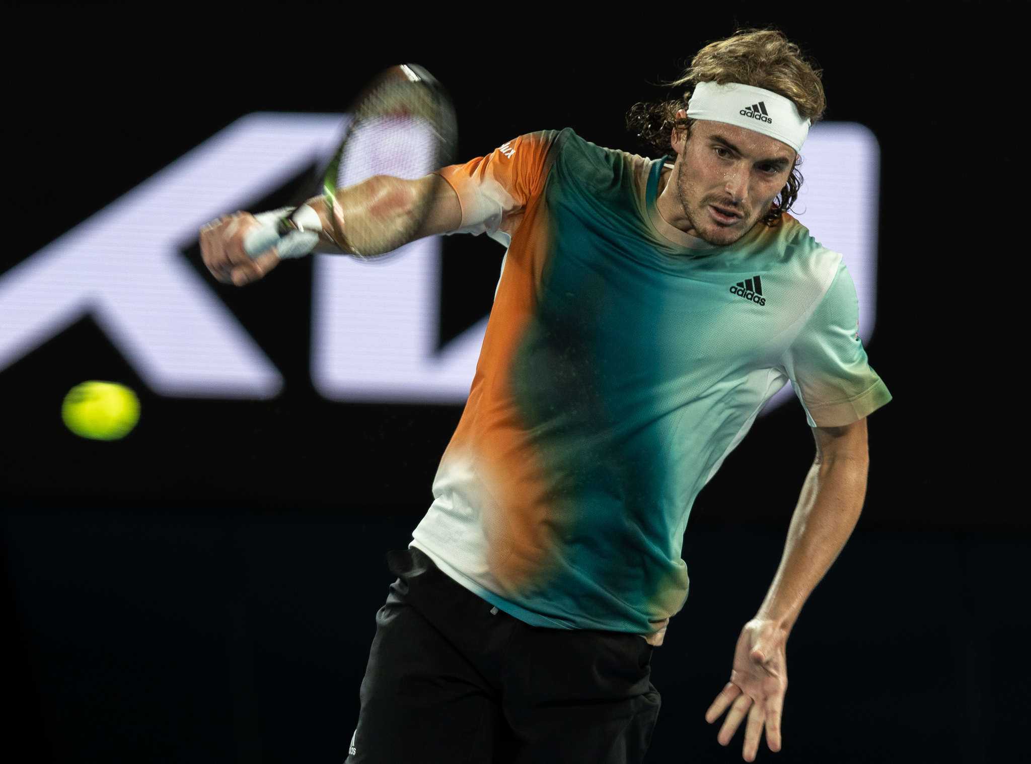 澳网轻取拉沃尔杯，西西帕斯高光表现的简单介绍