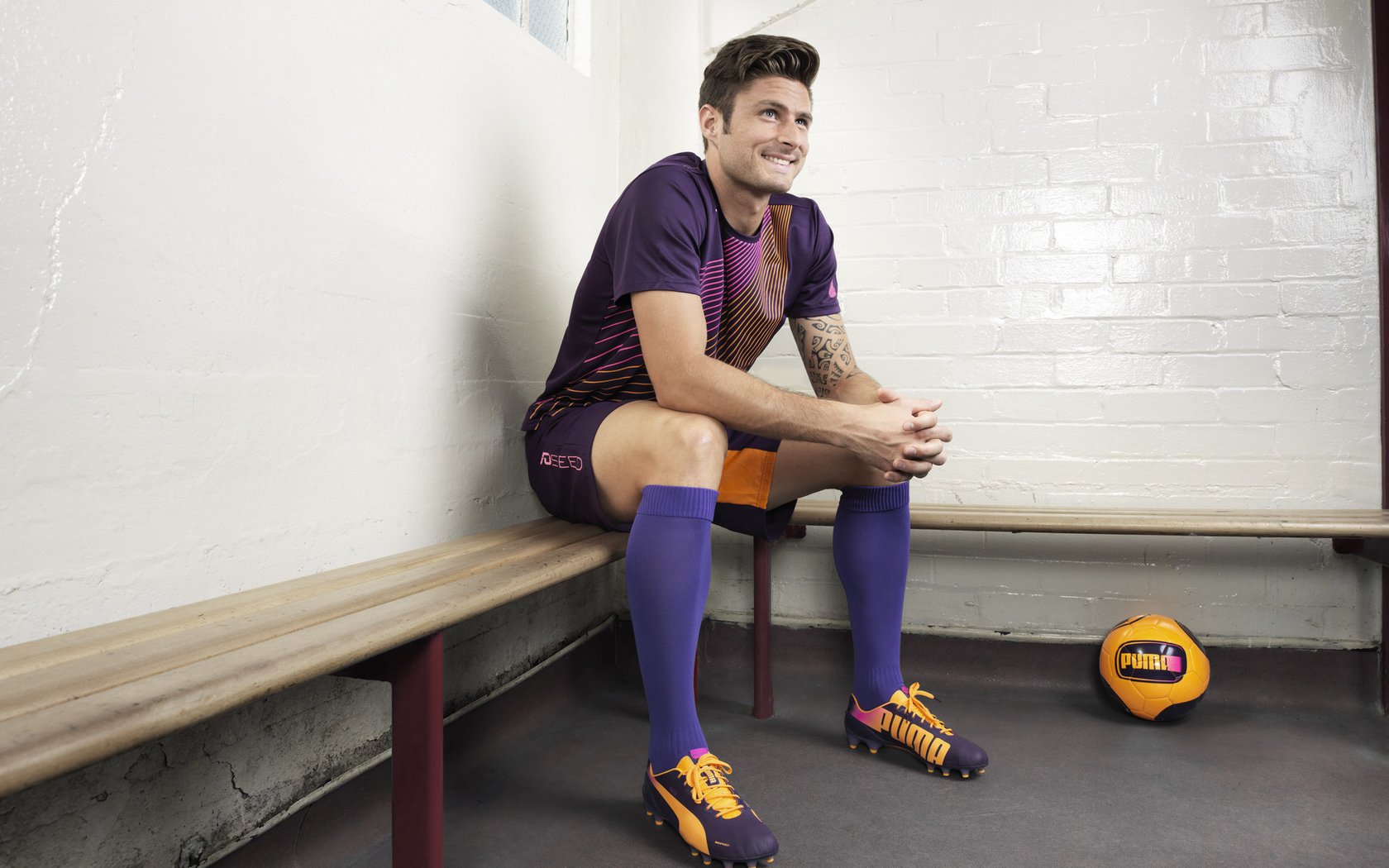 羽坛新章，郑思维统治全场，日本队碾压韩国队背后的战术革命