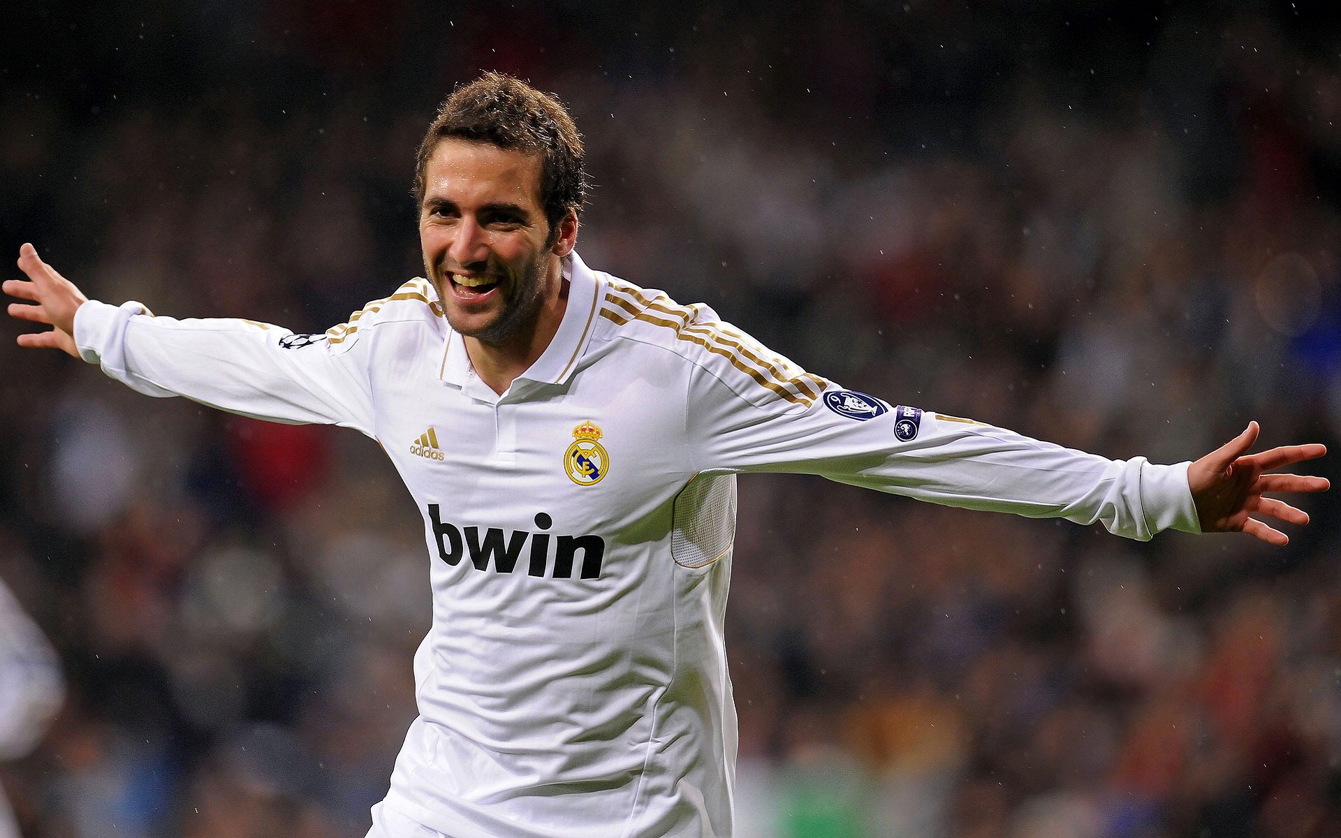 红魔奇迹夜，卡瓦哈尔一肩扛起，曼联惊天逆转里昂