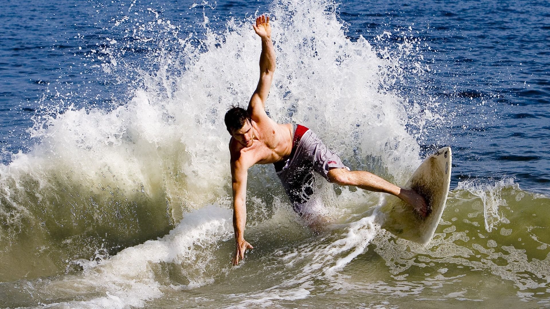 西班牙鏖战土耳其，孙兴慜刷新纪录，亚洲之光与欧陆铁壁的隔空对话